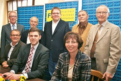 stehend v.l.: Michael zur Heiden, Hubert Möller, Kai Abruszat MdL, Norbert Göhlmann, Ernst Sebbel. sitzend v.l. Matthias Hegel, Patrick Büker, Evelyn Dahlke