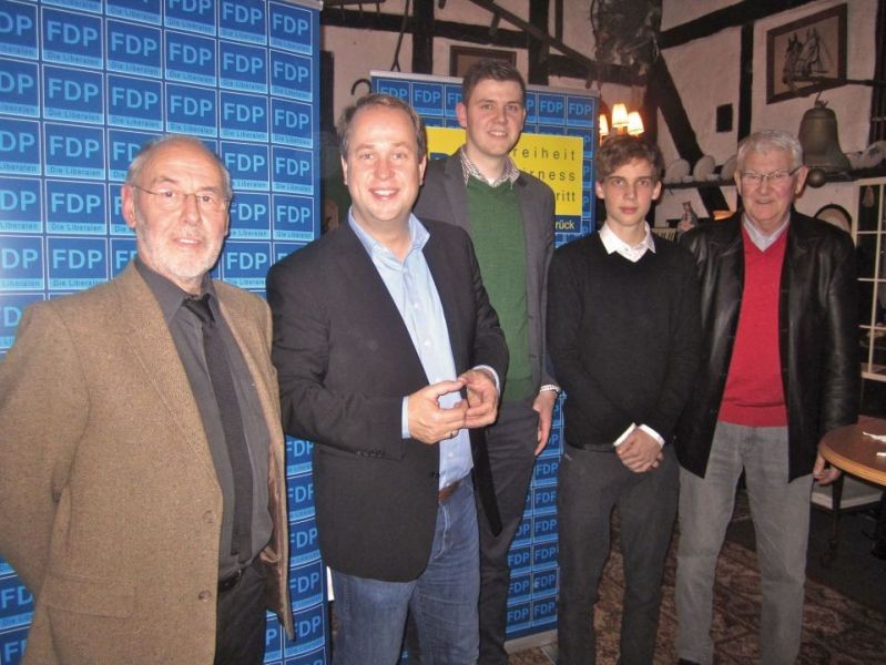v.l.n.r. Hubert Möller, Dr. Joachim Stamp MdL, Patrick Büker, Benedikt Surmann, Manfred Hegel