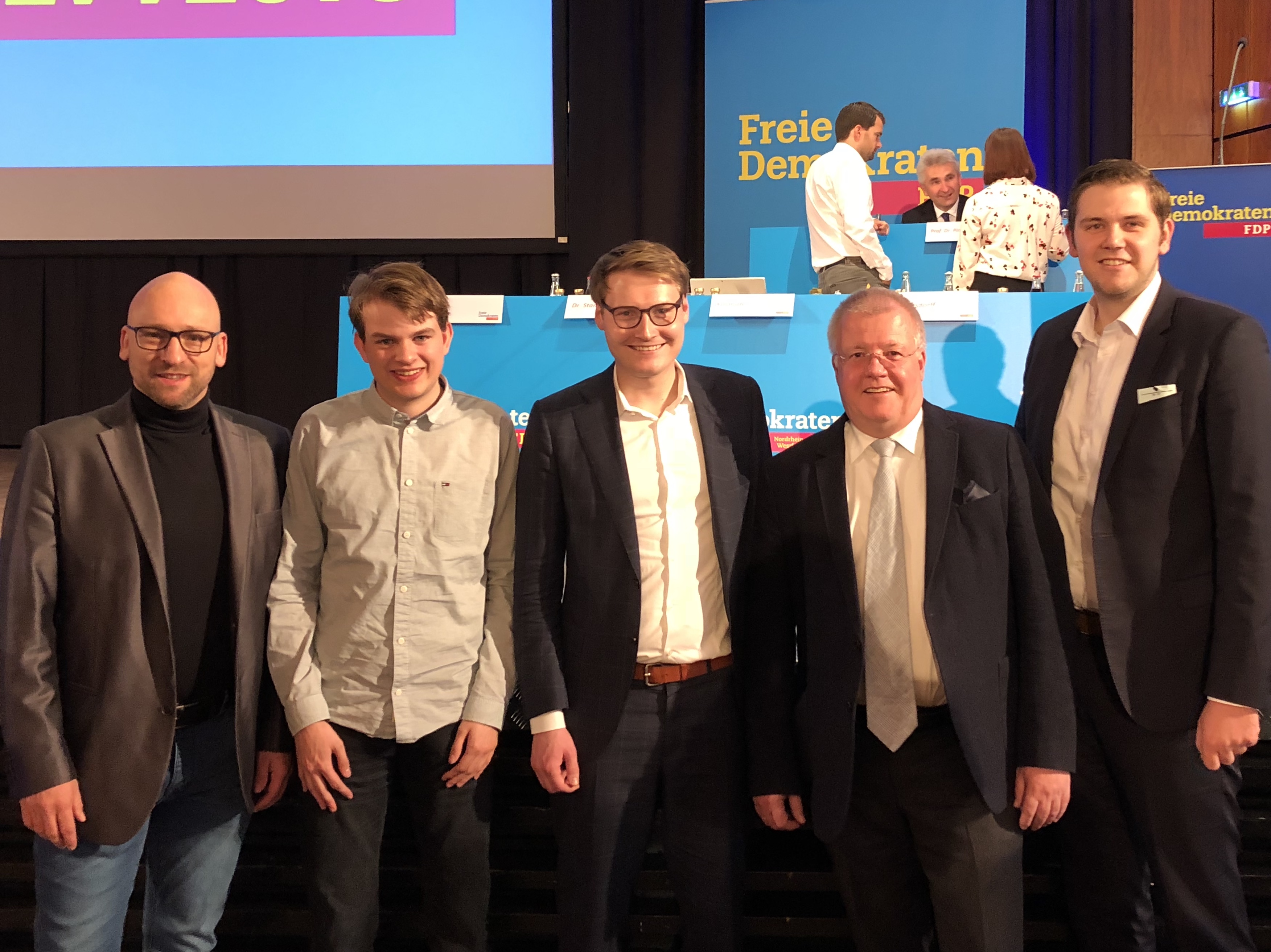 (v.l.n.r.) David Luge, Julian Bracht, Spitzenkandidat Moritz Körner, OWL-Kandidat Dr. Ulrich Klotz, Kreisvorsitzender Patrick Büker